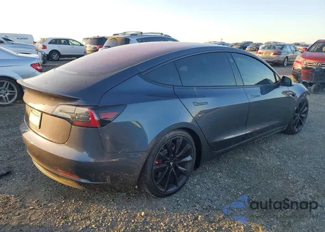 2018 Tesla Model 3 z USA, uszkodzony, nr VIN 5YJ3E1EA0JF023724